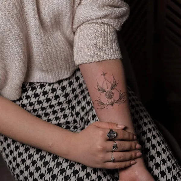 Minimalism tattoo by Лина Ермоленко in Сочи