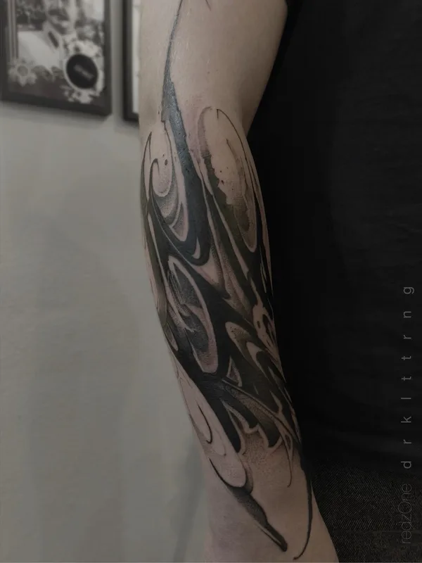 male black darklettering tattoo auf forearm #96127 | Tätowierer Redz Roman