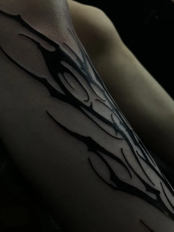 Абстрактная tattoo by VIkykomori in Тбилиси