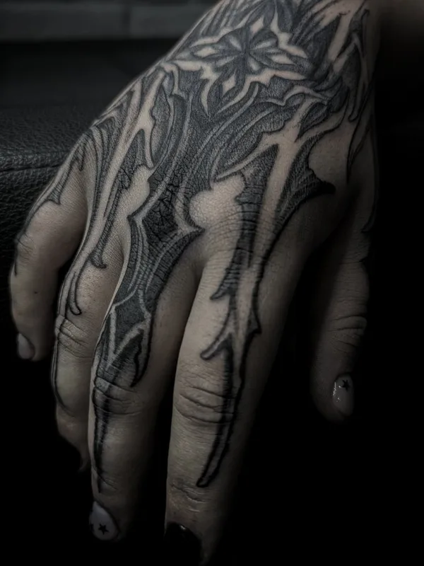 Абстрактная tattoo by VIkykomori in Тбилиси