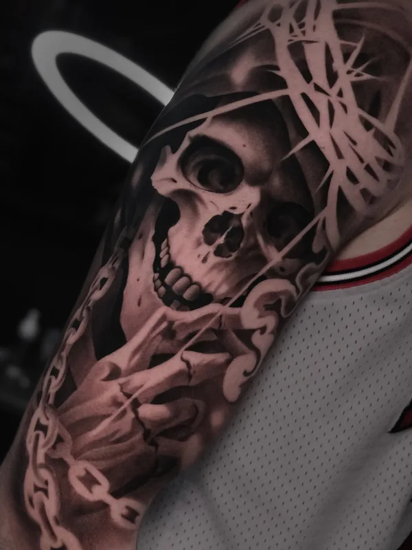 black and grey realism Tatuaggio su bicep #93723 | Tatuatore Станислав Абдюшев 