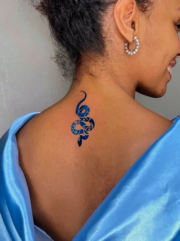 female color tribal tattoo on neck #92641 | Tattoo Artist Tatuaggi di Porcellana