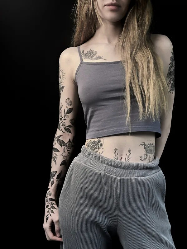 female black and grey botanic татуировка на full arm #91608 | Тату мастер Мария / serene.sirin 