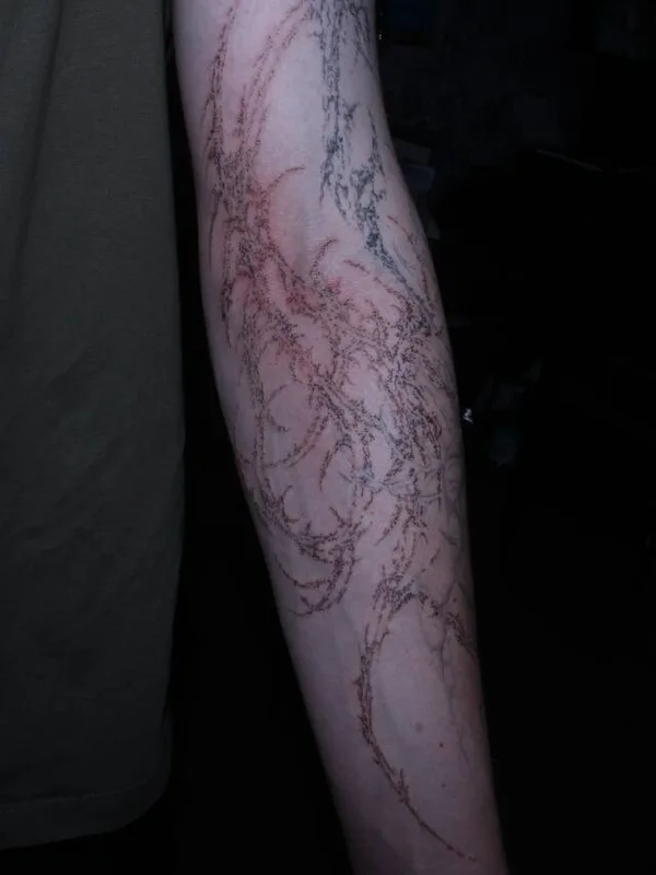 black linework Tatuagem em forearm #99786 | Tatuador unkovski
