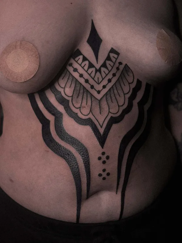 female black blackwork Tatuaggio su chest #96815 | Tatuatore Avnas Amy
