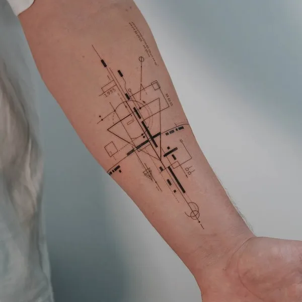 Лайнворк tattoo by Ирина Шмаринова in Москва