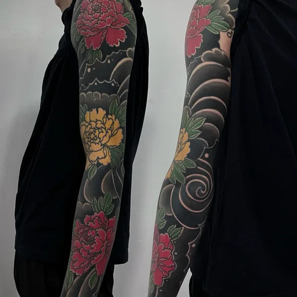 Traditional tattoo by Михаил Роллов in Красноярск
