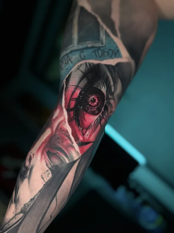 color realism tattoo auf forearm #93709 | Tätowierer Maxim Tyatin