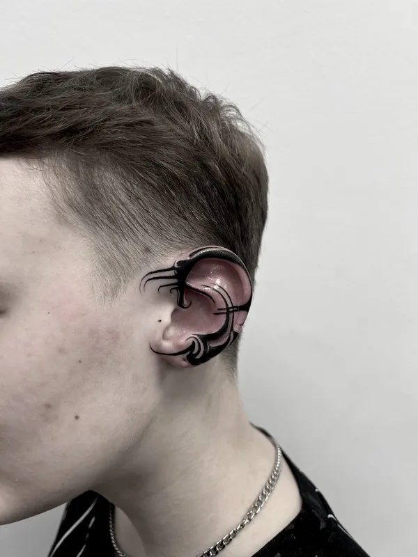 black blackwork татуировка на ear #96751 | Тату мастер Паша Игнатьев 