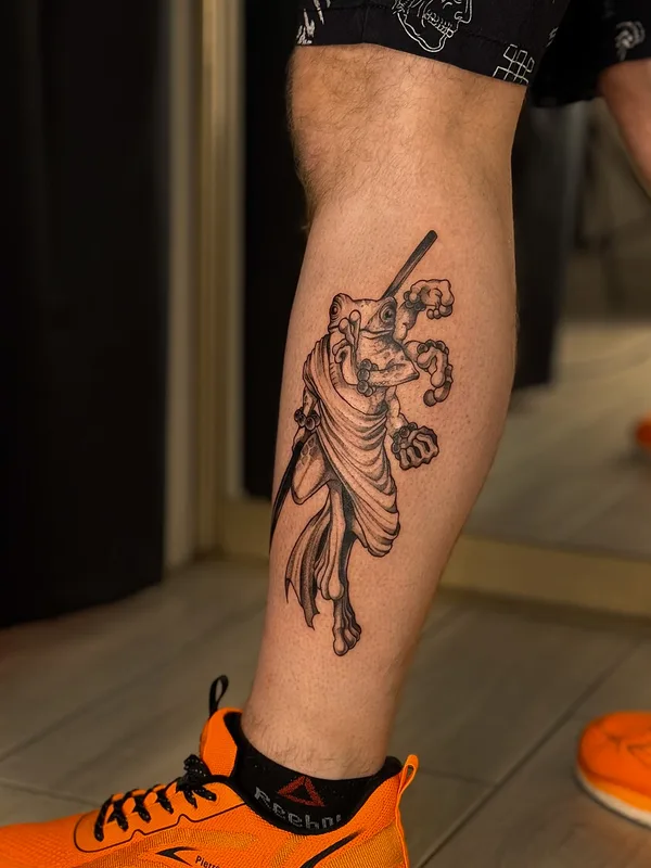 male blackandgrey graphic Tatuagem em calf #99473 | Tatuador Валерия Ранио