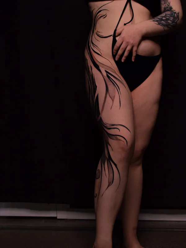 female black and grey abstract 타투 부위 thigh #93090 | 타투이스트 Androrose