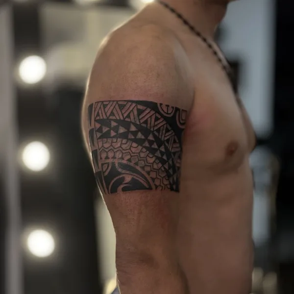 Polynesian tattoo by Максим Пархоменко  in Moscow