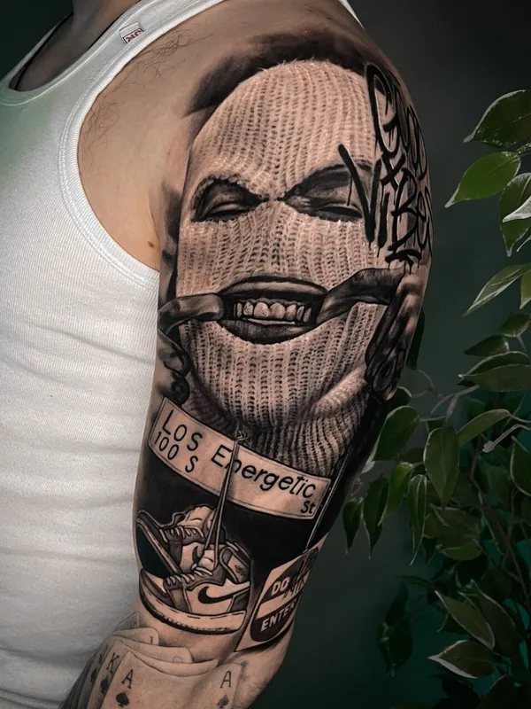 male black realism tattoo auf shoulder #102892 | Tätowierer Михаил Громовчук / Leeahim_tattoo