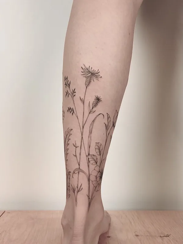 Botanical tattoo by Daria Inkwaves in Montréal