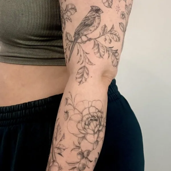 Botanical tattoo by Daria Inkwaves in Montréal
