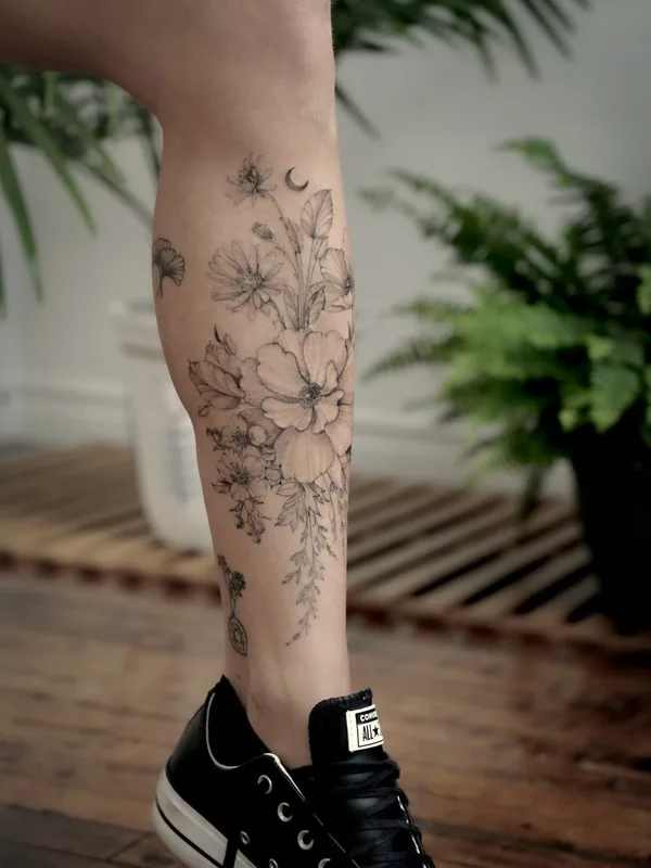 Botanical tattoo by Daria Inkwaves in Montréal