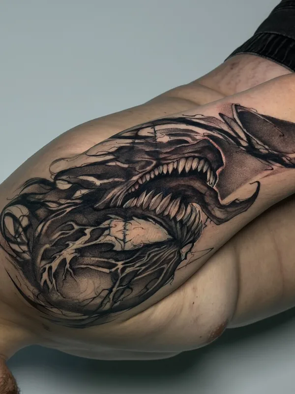 black and grey blackwork татуировка на shoulder #99956 | Тату мастер Анна Proca