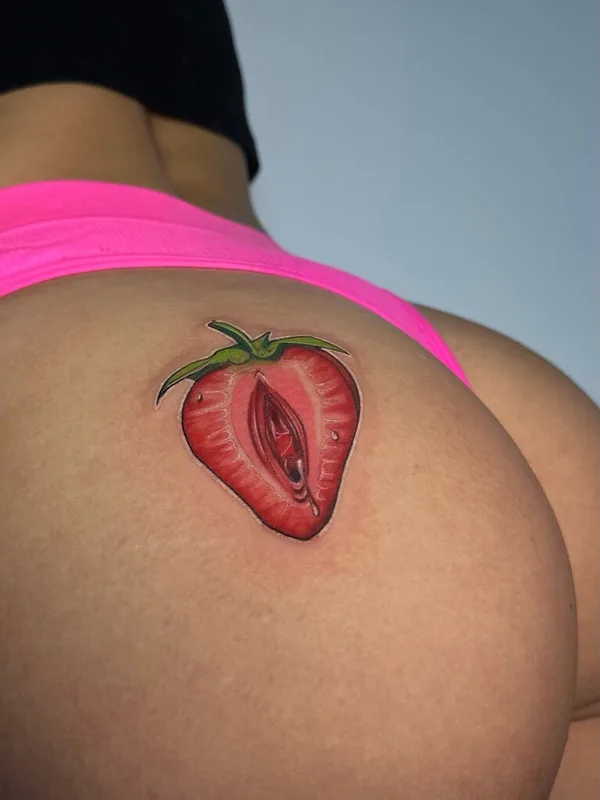 female color illustrative татуировка на hip #99957 | Тату мастер Анна Proca