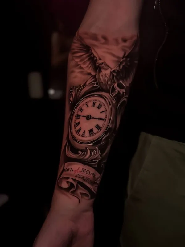 black and grey realism Tatuagem em forearm #97689 | Tatuador Виолетта Мартынова 
