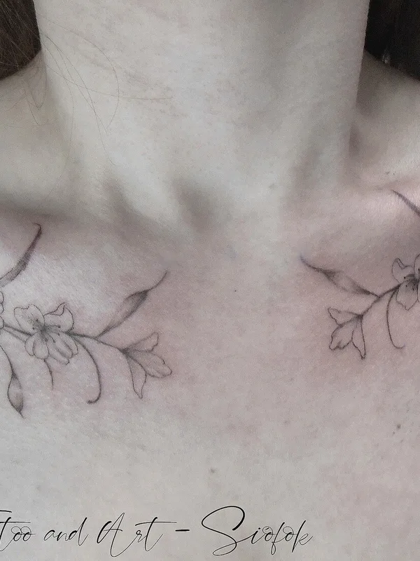 female black fineline tatuaje en collarbone #96253 | Tatuador Klaudia Zelenay