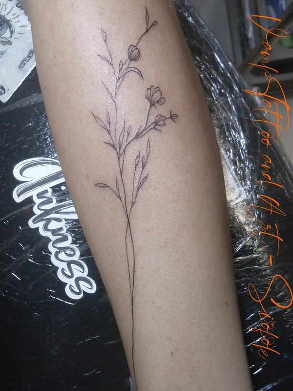 black fineline tatuaje en forearm #96258 | Tatuador Klaudia Zelenay