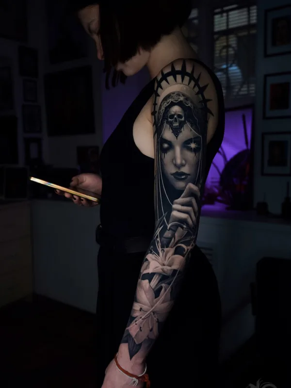 female blackandgrey realism tattoo auf sleeve #102711 | Tätowierer Анастасия Юсупова CAT_KABUKI