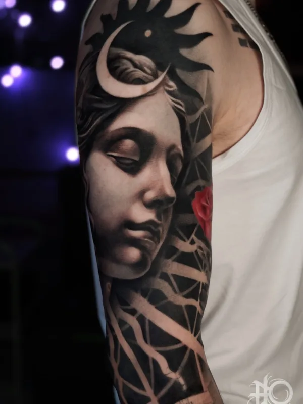male blackandgrey portrait tattoo auf shoulder #104460 | Tätowierer Анастасия Юсупова CAT_KABUKI