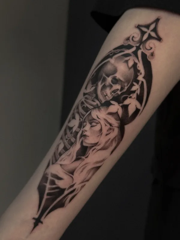 black and grey black and grey Tatuaggio su forearm #96119 | Tatuatore Liza