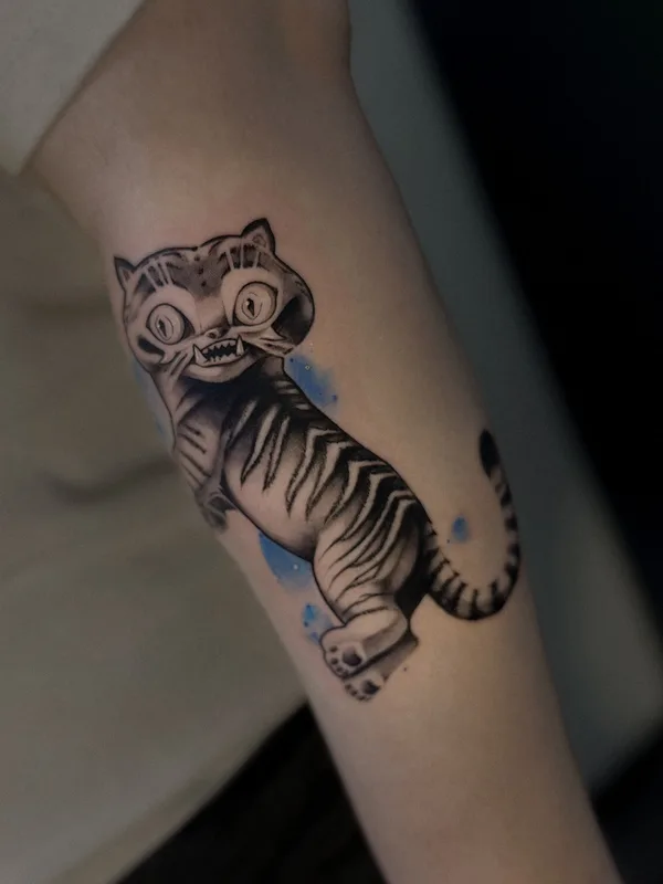 black and grey illustrative Tatuaggio su forearm #96836 | Tatuatore Liza