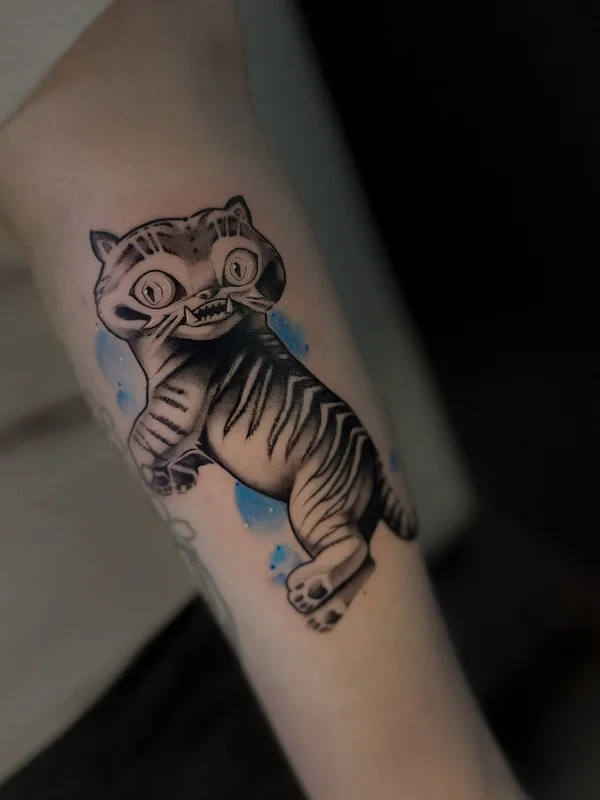 black and grey illustrative Tatuaggio su forearm #96837 | Tatuatore Liza