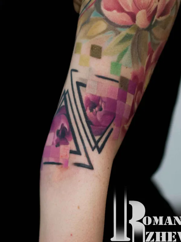 color abstract tattoo auf forearm #12182 | Tätowierer Роман Ржевский