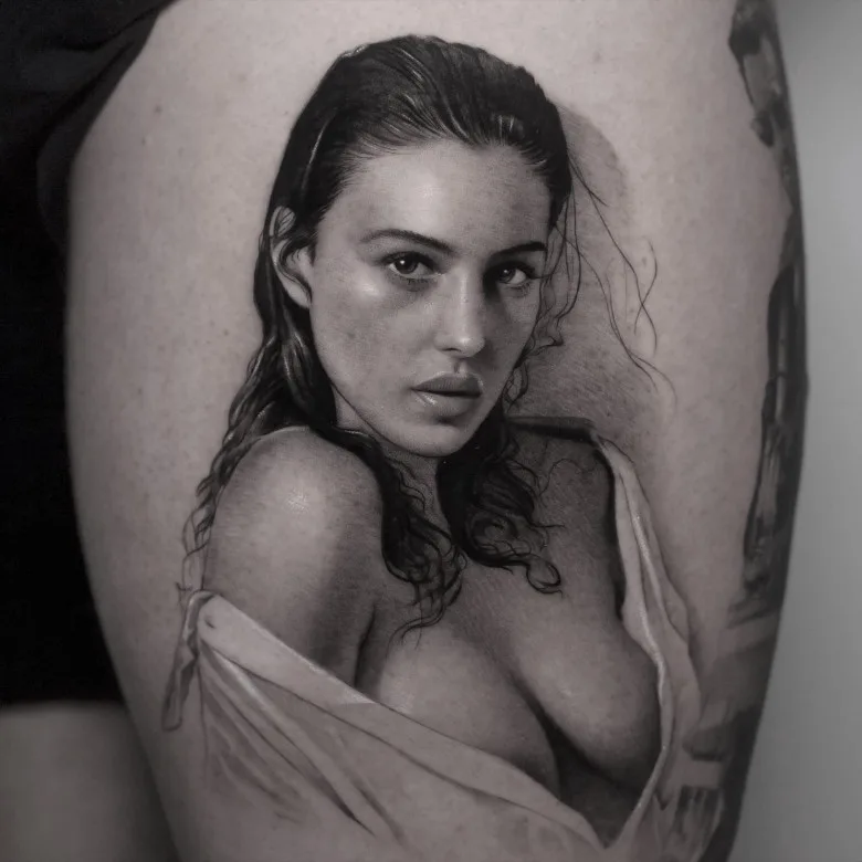 Black and Grey Realismus-Tattoo von @inalbersekov