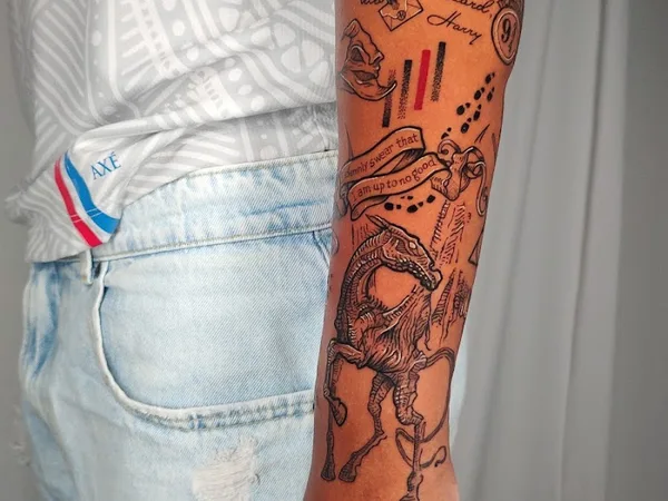 Insanna Tattoo | Tatuagem em pontilhismo geométrico, fineline e ornamental