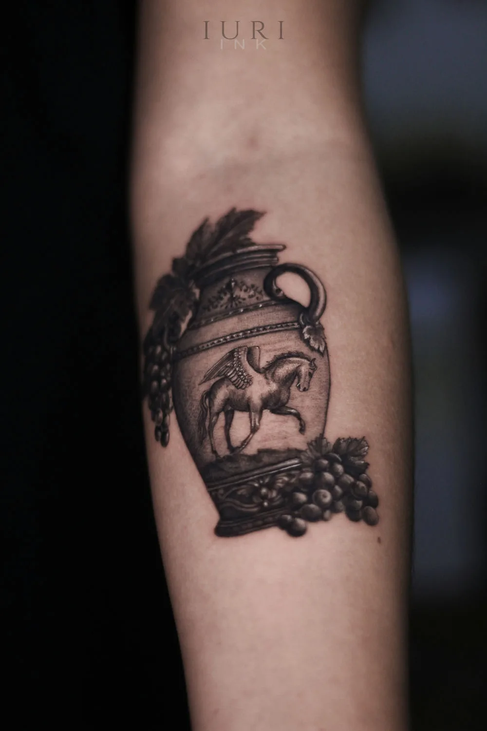 Tattoo artist Iuri Waitzberg