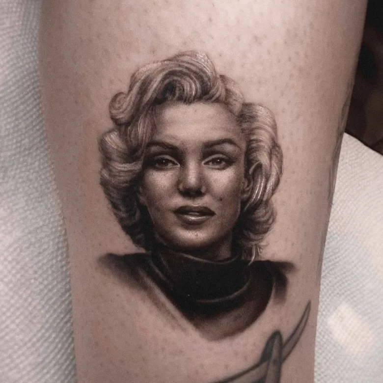 Tattoo artist Jaris Ink