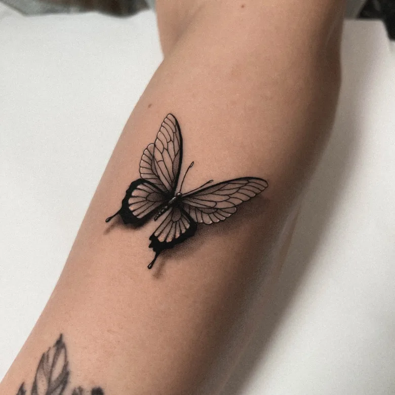 Tattoo artist Jaris Ink