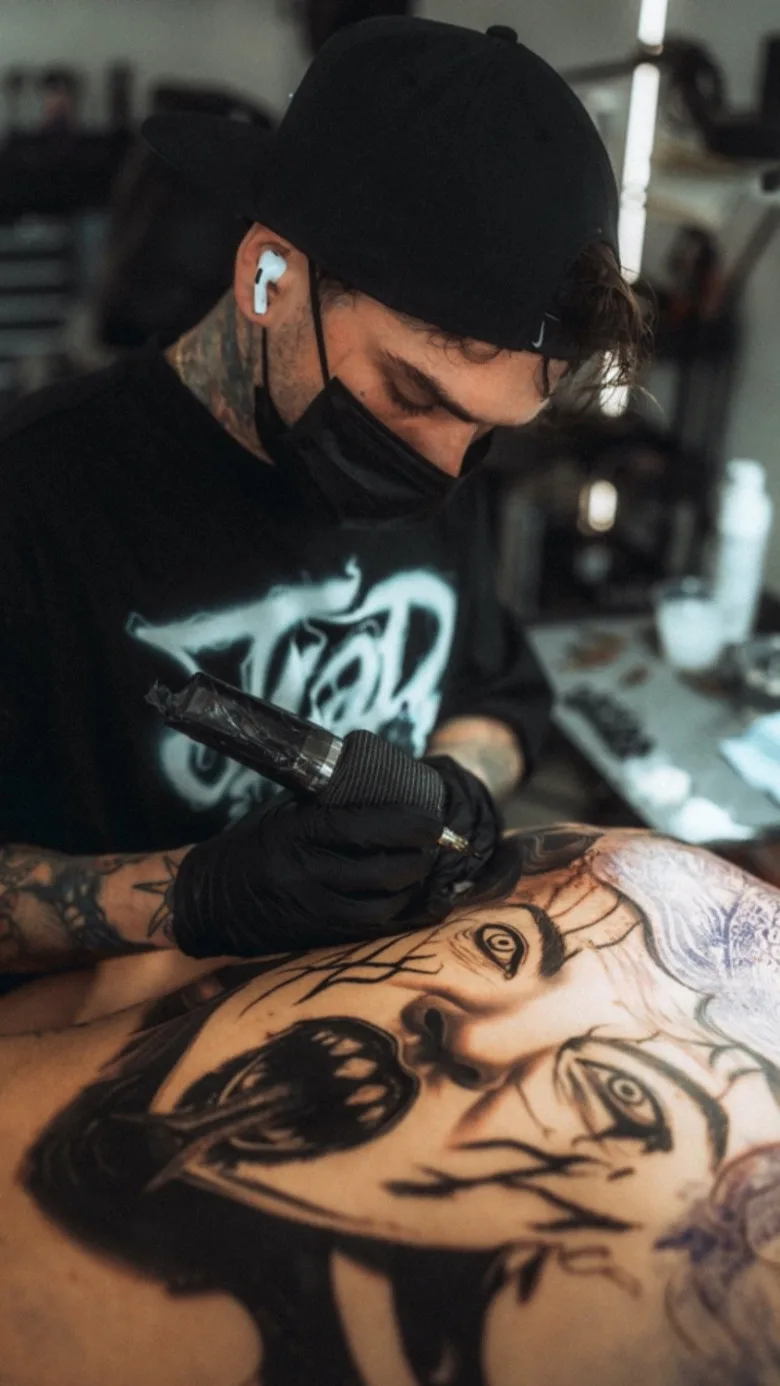 Tattoo artist Leonardo Gonzalez