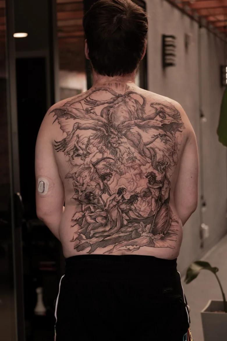 Tattoo artist Lesya Crow (@lescrowtattoo)