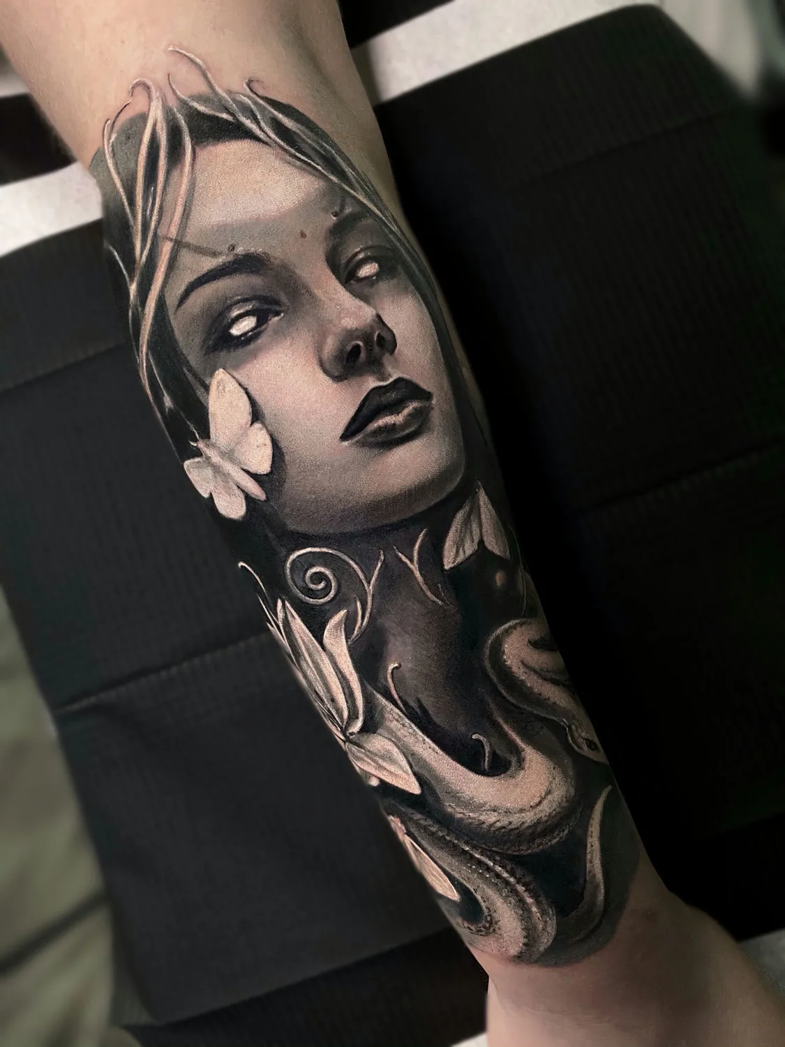 Tattoo artist Maria Tzimisk