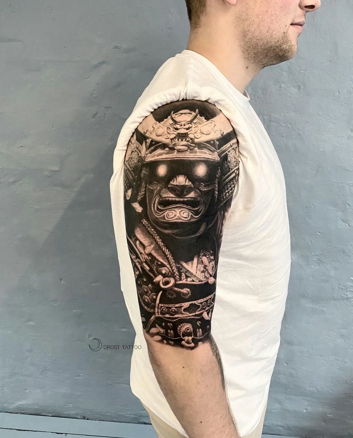 Tattoo artist Marianne Drost