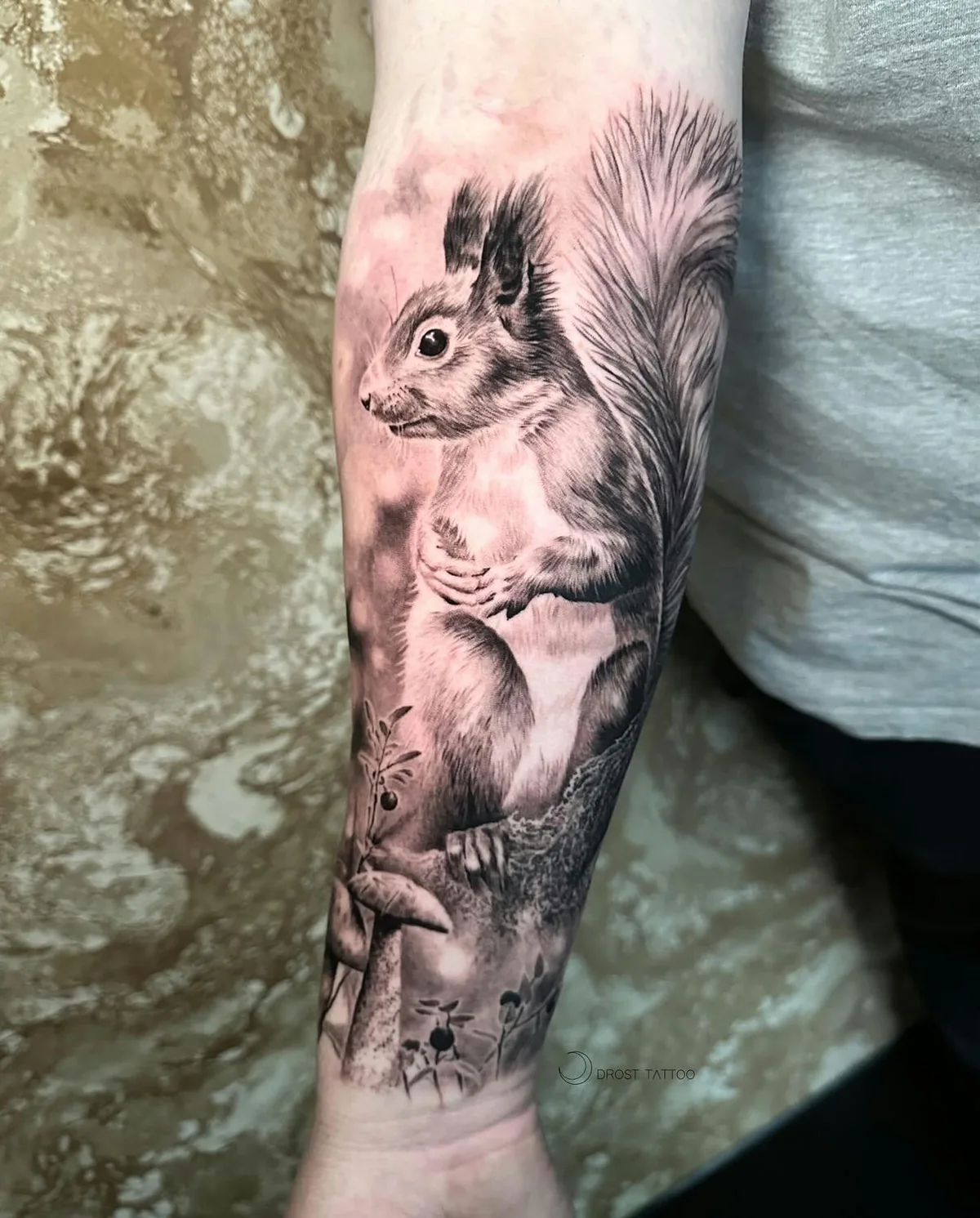 Tattoo artist Marianne Drost