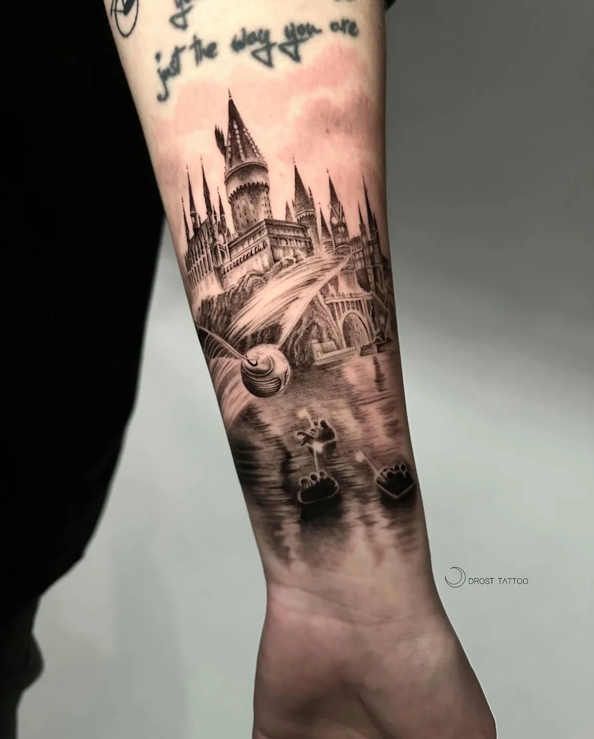 Tattoo artist Marianne Drost