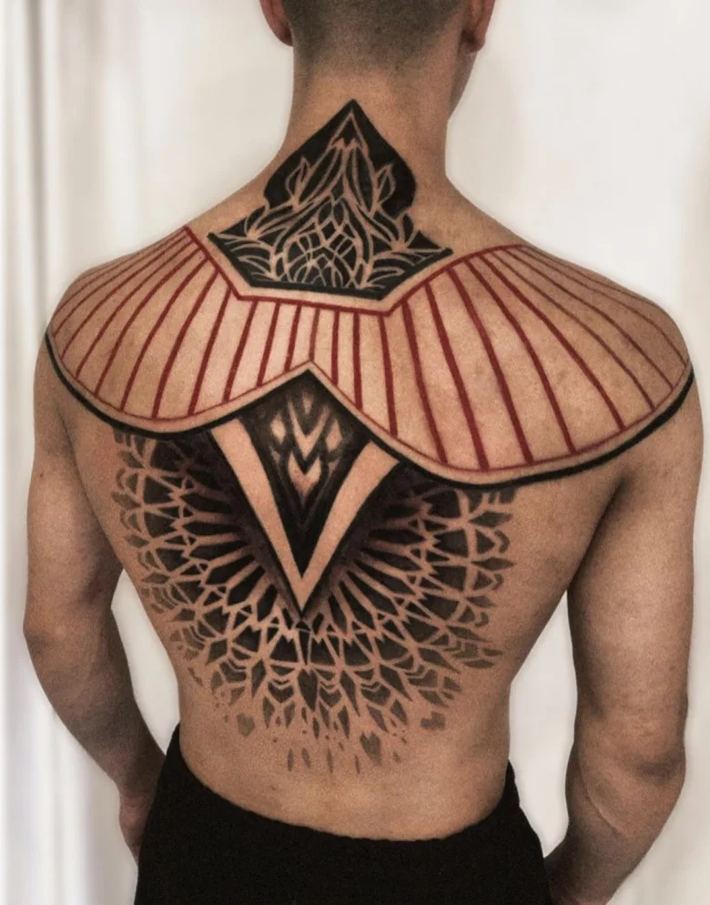 Tattoo artist X&eacute;u Jean