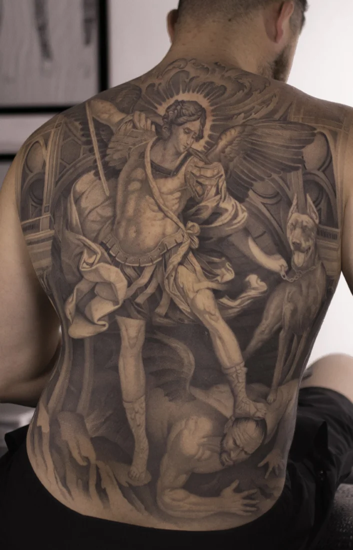 El "Imperio Romano" en los Tatuajes Monumentales de Evgeny Antsupov