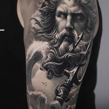 Холодная точность и визуальная сила в татуировках Романа Игнатенко