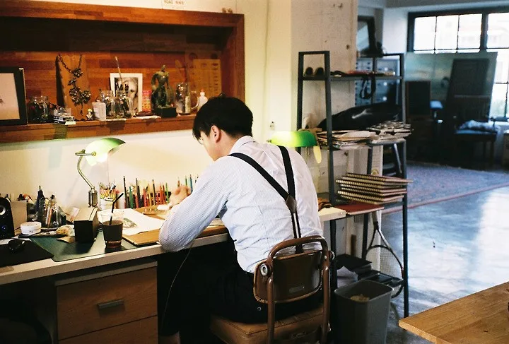 Tattoo artist Nando