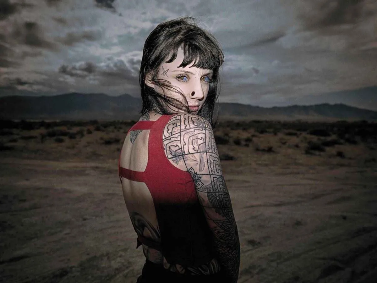 Artista del tatuaggio, modello e star della televisione Grace Neutral | Regno Unito