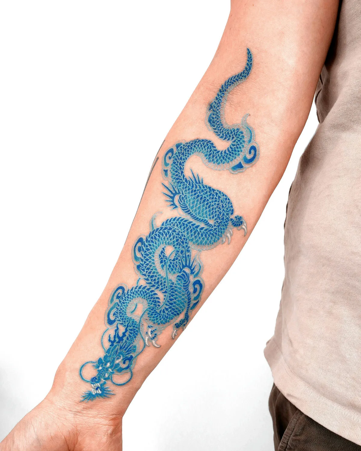 Tattoo artist Jeonghun Seo aka @Nobodytattoo