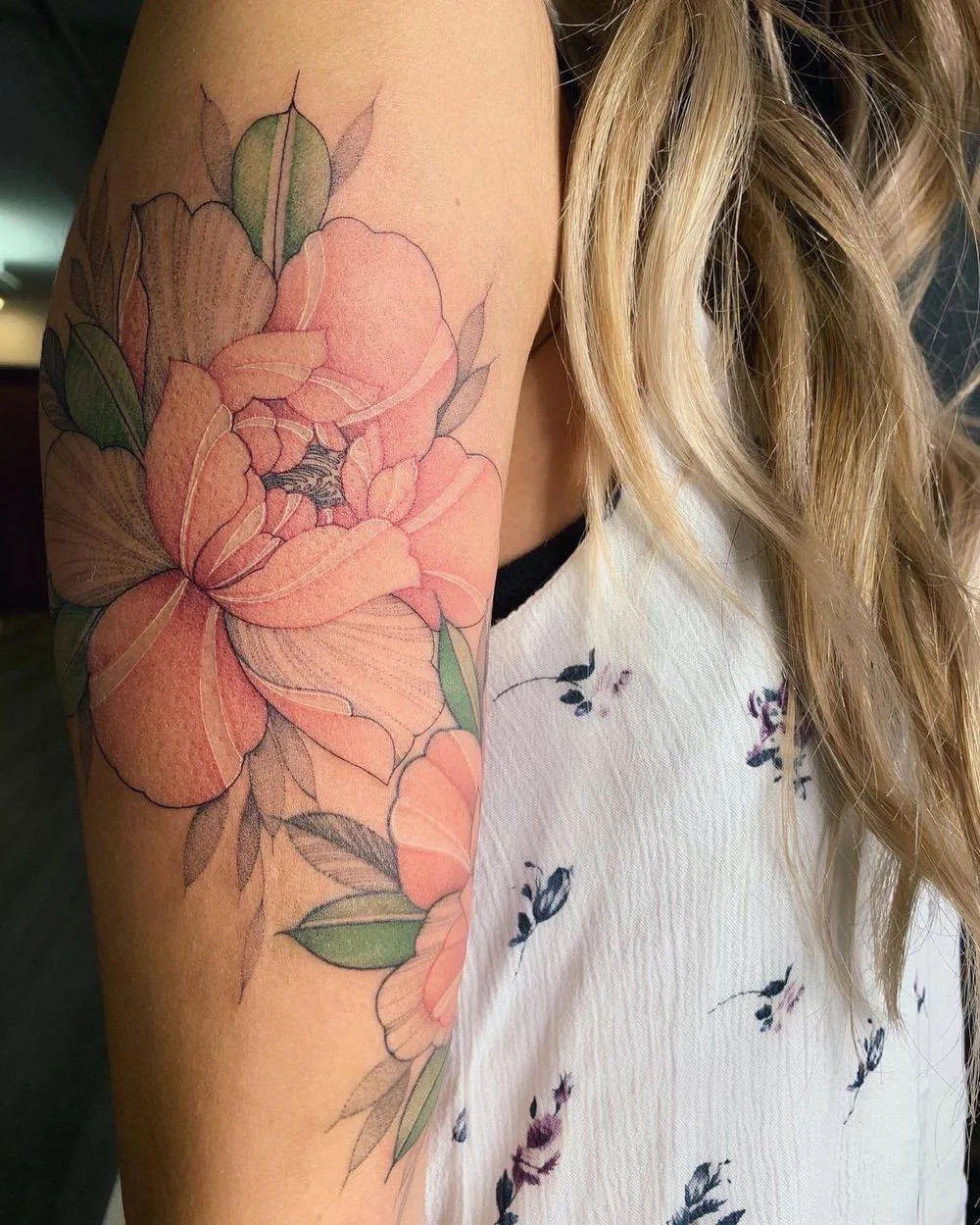 Tattoo artist Nora Ink, graphic, watercolor tattoo | Los Angeles, United States