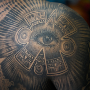 Возрождение татуировок Ацтеков: история Педро и новой волны мексиканской татуировки